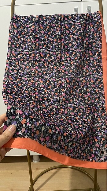 Beden Çiçekli dijital soft eşarp