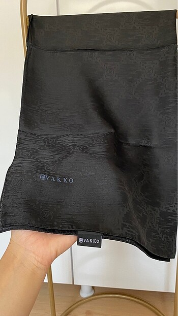 Vakko jakar monogram şal