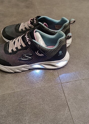 36 Beden Skechers spor ayakkabı