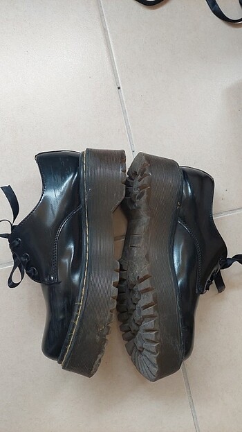 36 Beden siyah Renk Dr martens model ayakkabı