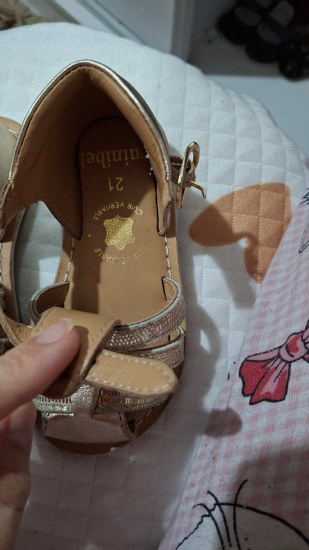 Kız Çocuk Parlak Bej Yılan Desenli Sandalet - Görsel 4