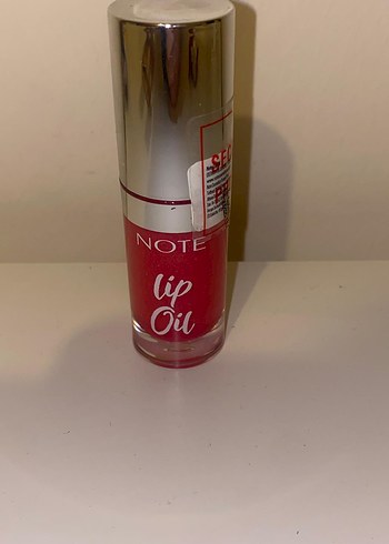 Note lip oil