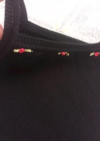 Düğmeli Nakışlı Siyah Kız Triko Süveter - Görsel 4