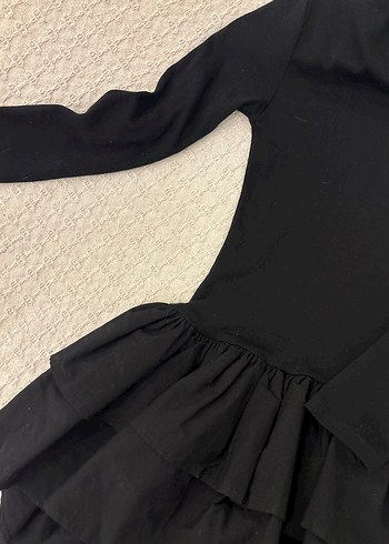 Zara siyah fırfırlı elbise - Görsel 2