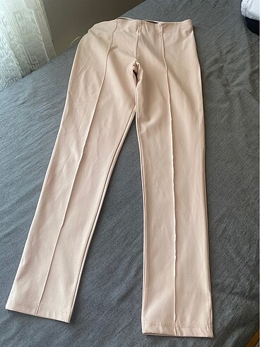 Toz pembe pantolon