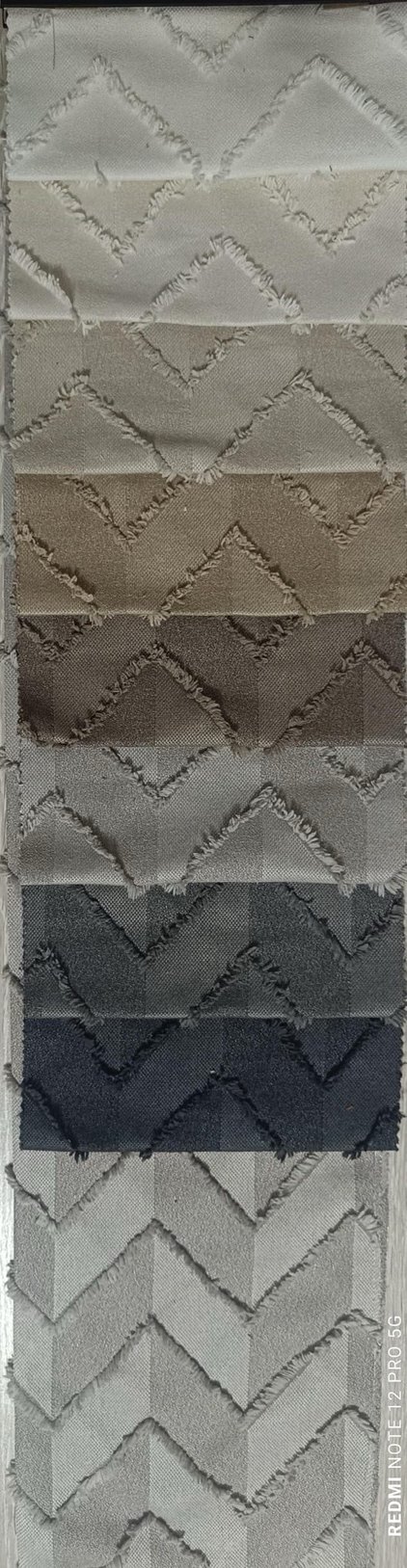 Nakışlı Gri Yatak Örtüsü - Görsel 4