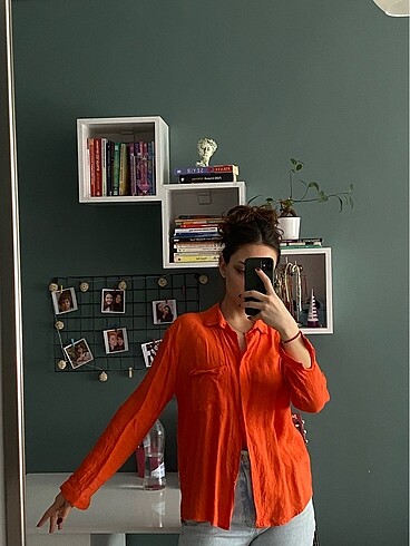 turuncu gömlek