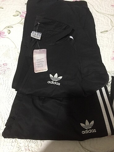 Adidas marka orjinal yeni etiketli eşofman