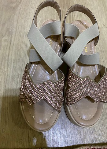 Bej Yılan Desenli Dolgu Topuklu Kadın Sandalet - Görsel 2