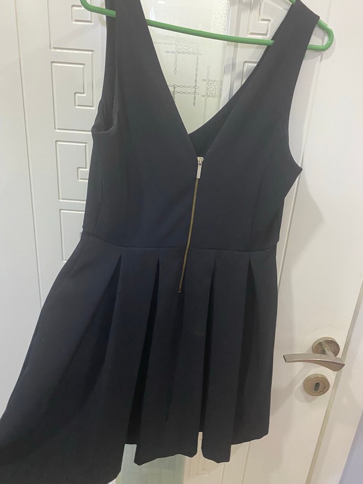 Siyah Pilili V Yaka Midi Elbise - Görsel 3