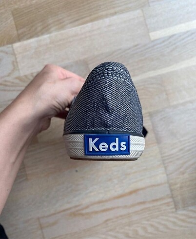 37,5 Beden gri Renk Gümüş Işıltılı Siyah Bağcıklı Keds