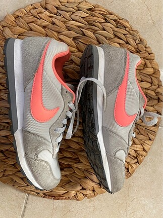 Nike orjinal spor ayakkabı