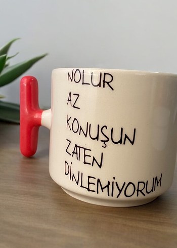 Kırmızı T Tutacaklı Yazılı Seramik Kupa