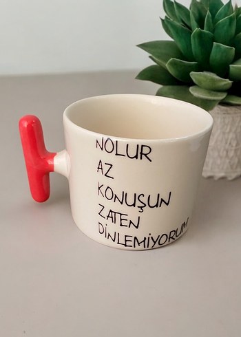 Karaca Kırmızı T Tutacaklı Yazılı Seramik Kupa