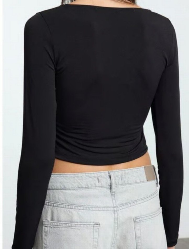 Taş ve Gül Detaylı Esnek Bluz - Görsel 2