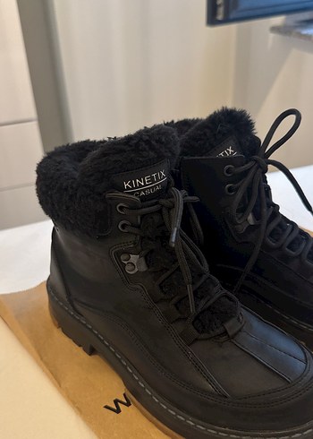 Siyah Kürklü  Kadın Bot - Görsel 3