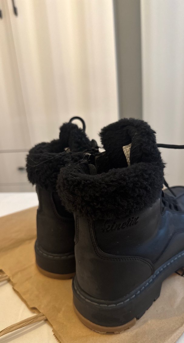 Siyah Kürklü  Kadın Bot - Görsel 4