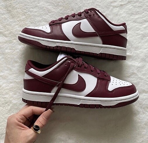 nike dunk low bordoaux