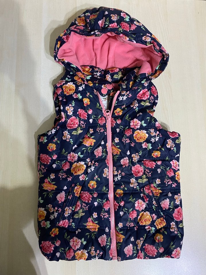 7-8 yaş Çiçek Desenli Kapüşonlu Kız Yeleği - Görsel 2