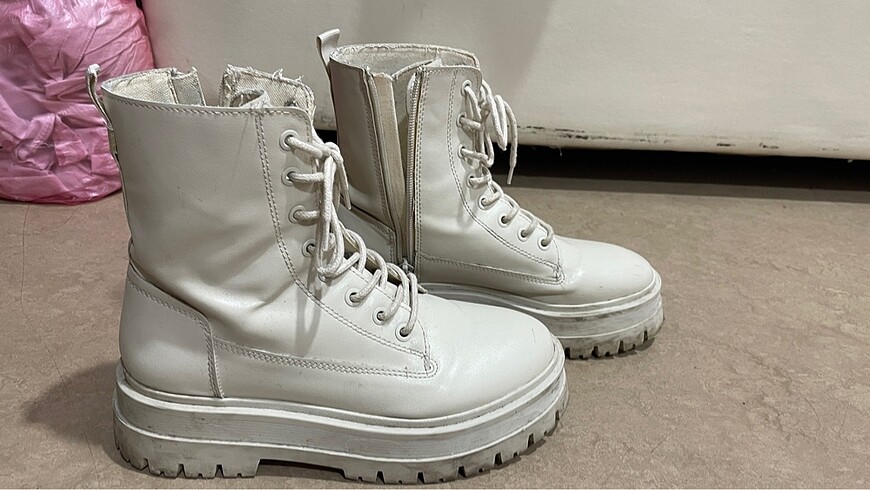 37 Beden Stradivarius krem bot