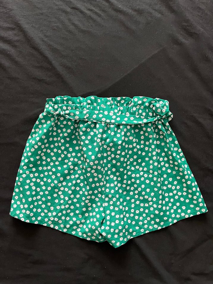 Düğmeli Yeşil Mini Şort - Görsel 3