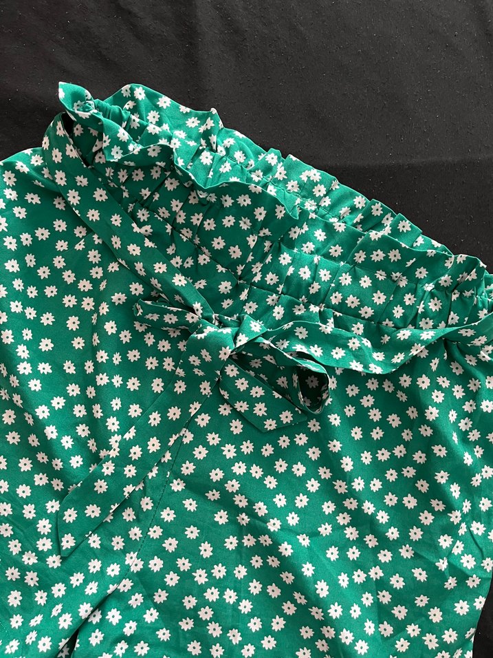 Düğmeli Yeşil Mini Şort - Görsel 2