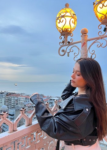 s Beden Zara Siyah Kemerli Deri Ceket