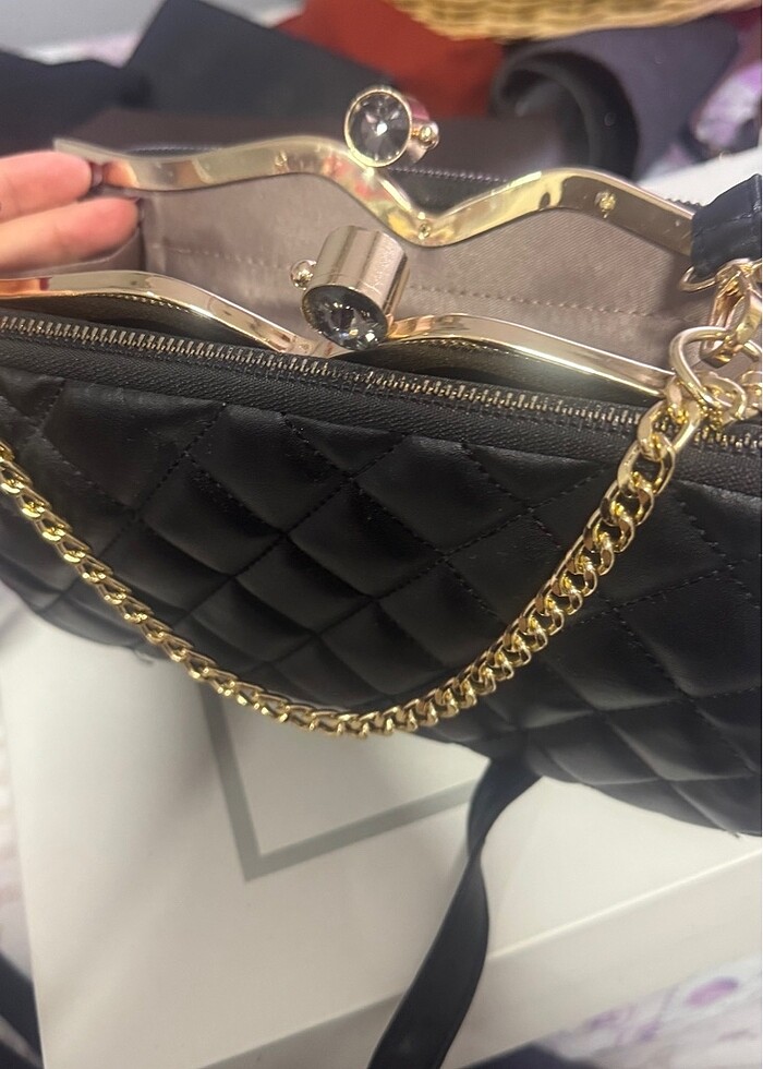 Siyah çanta - Görsel 2