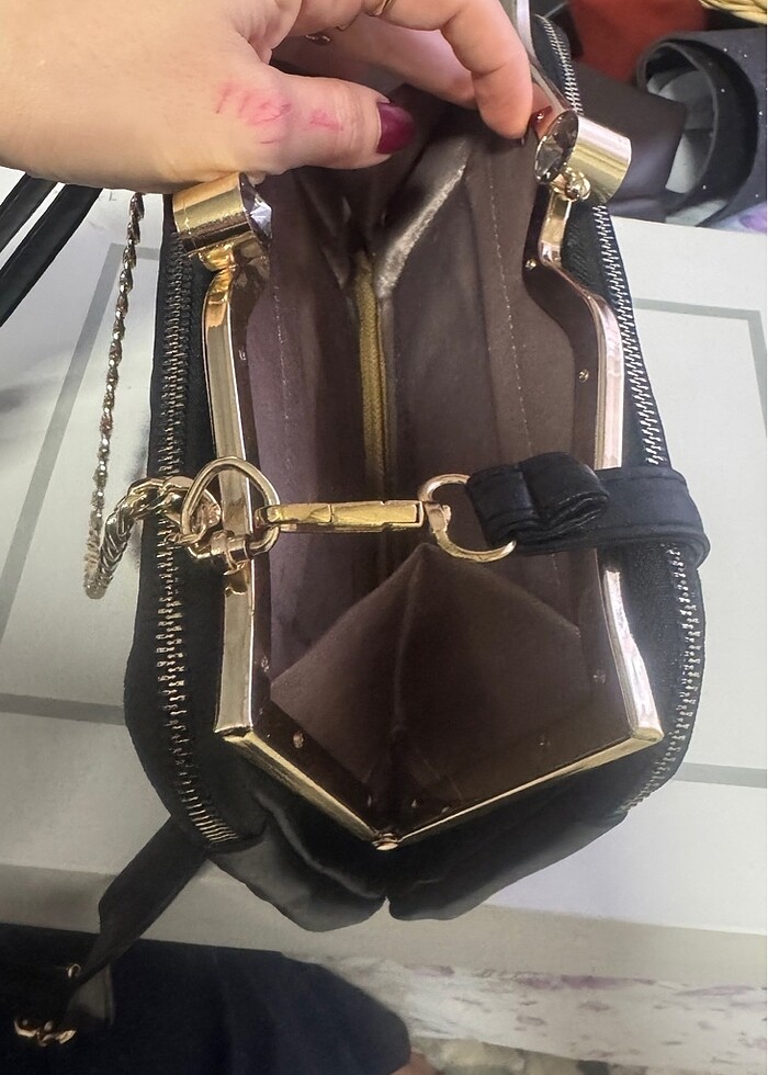 Siyah çanta - Görsel 3