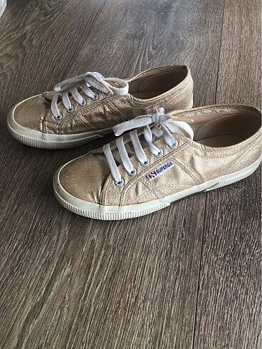37 Beden Superga spor ayakkabı