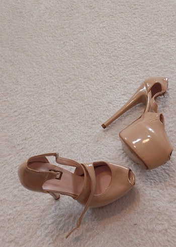 Bej Parlak Tokalı Stiletto Kadın Ayakkabı - Görsel 2