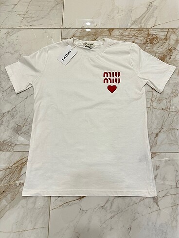m Beden beyaz Renk Miu tshirt