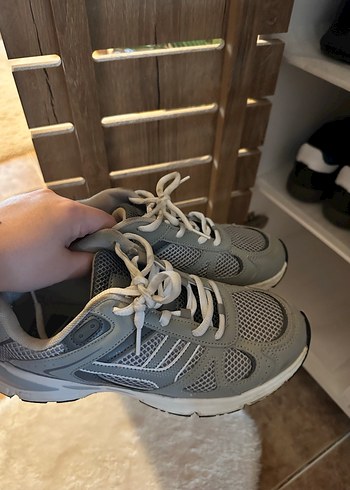 Gri Bağcıklı Kadın Spor Ayakkabı