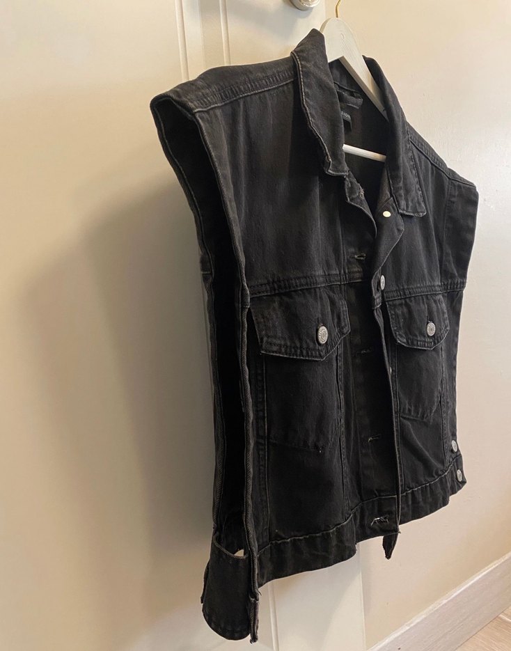 Siyah Düğmeli Kolsuz Denim Ceket - Görsel 3