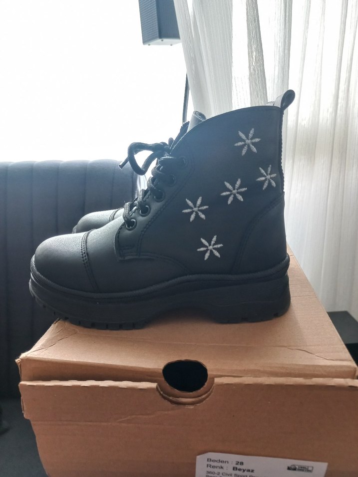 Siyah çocuk  Bot - Görsel 4