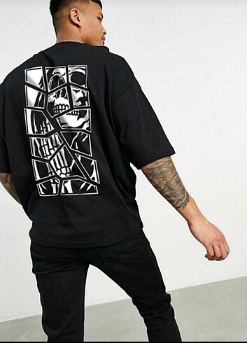 Siyah baskılı oversize t-shirt xl bedene kadar mevcuttur 