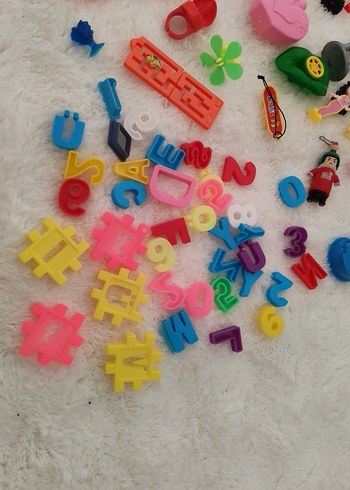 Renkli Çeşitli Oyuncak Seti - Görsel 2