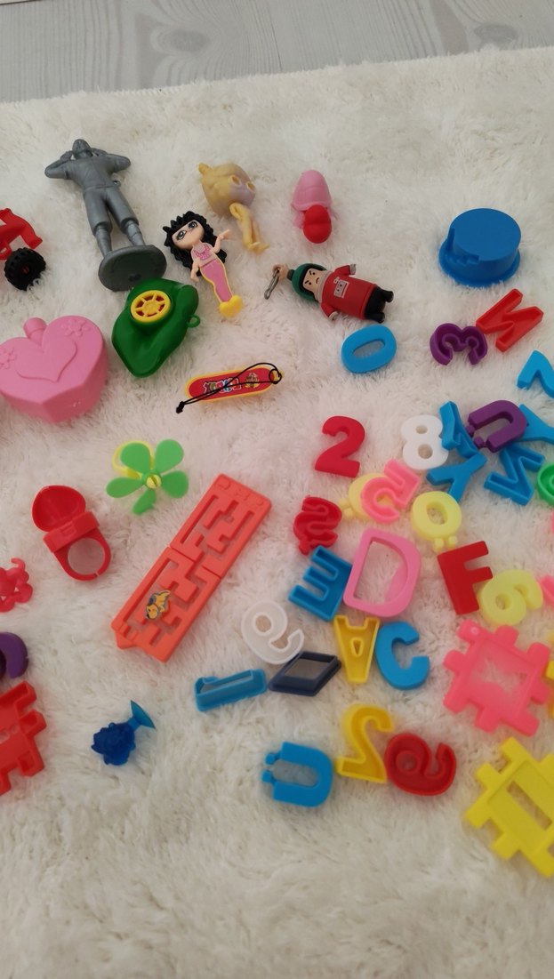 Renkli Çeşitli Oyuncak Seti - Görsel 5