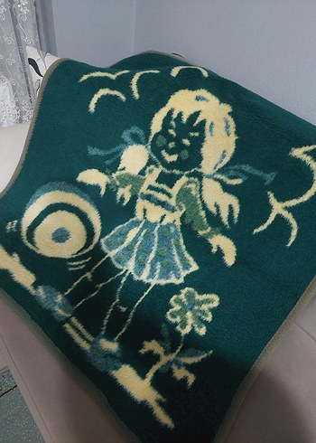 Yeşil Baskılı Yün Çocuk Battaniyesi - Görsel 3