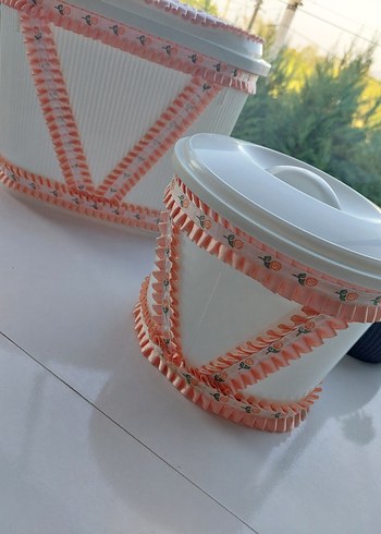 Beden çeşitli Renk Beyaz ve Pastel Süslemeli Saklama Kapları