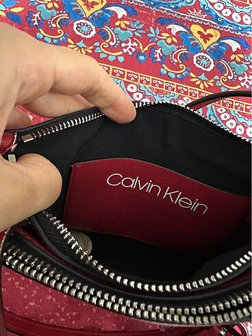 Beden Kırmızı orj. Calvin klein çanta