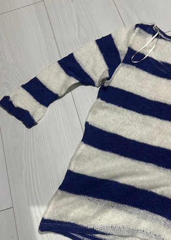 Mavi ve Gri Çizgili Örgü Kazak - Görsel 2