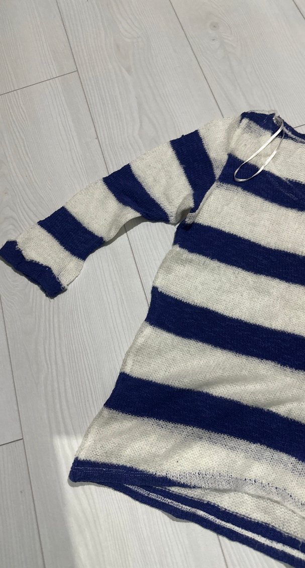 Mavi ve Gri Çizgili Örgü Kazak - Görsel 2