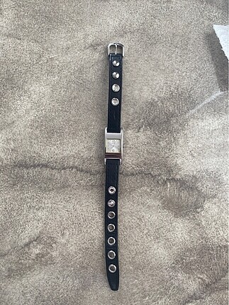 Guess Saat