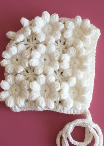 Beyaz Nakışlı Örgü Bebek Bere - Görsel 2