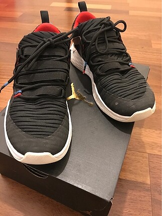 Nike dan Jordan marka basketbol ayakkabısı