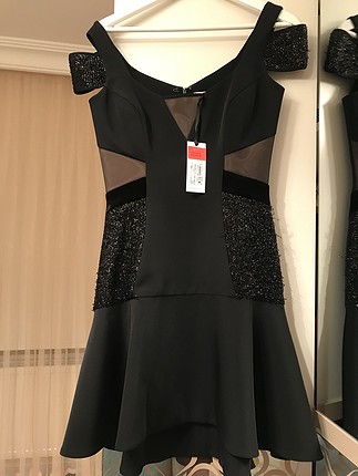 38 Beden Zeynep tosun siyah şık