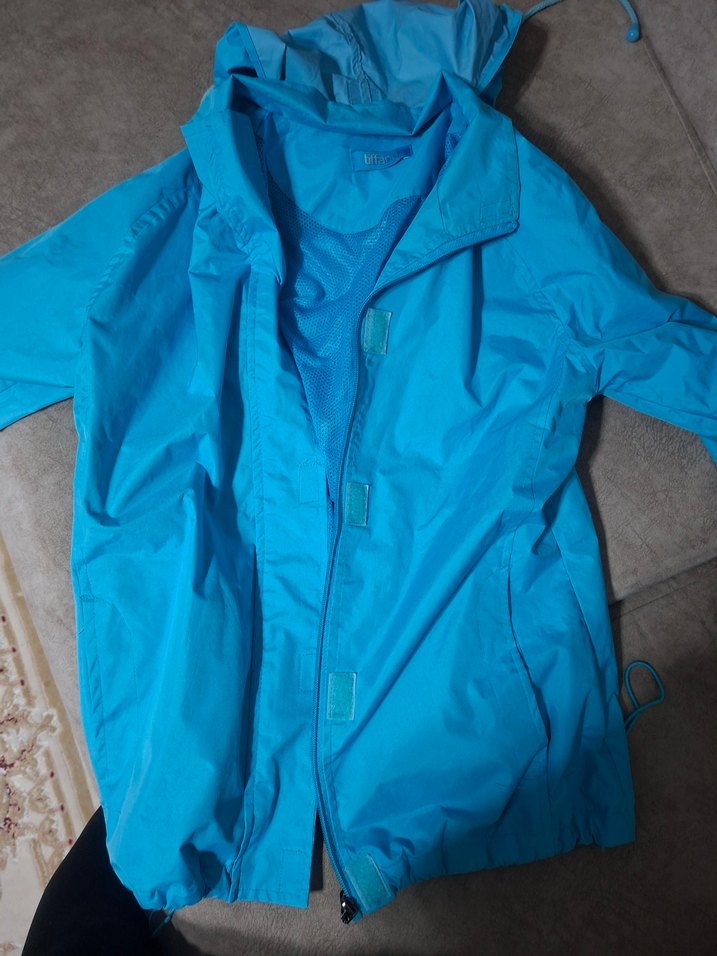 Mavi Kapüşonlu Rüzgarlık - Görsel 5