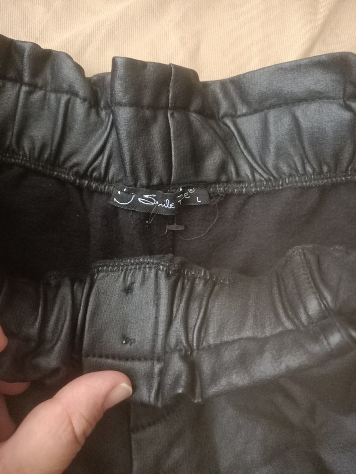 Siyah Deri Kemerli Mini Şort - Görsel 5