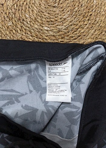 speedo erkek mayo 32 80cm ürün göründüğü gibidir tertemizdir - Görsel 7